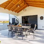 Vilma-house With Heated Pool & Garden Villa *