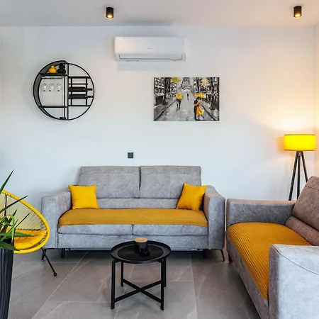 Vilma-house With Heated Pool & Garden Villa