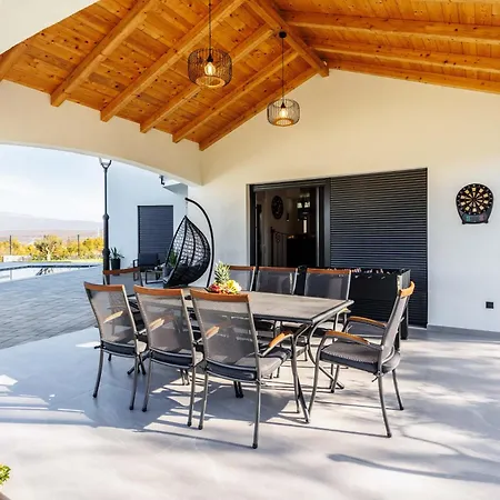 Vilma-house With Heated Pool & Garden Villa *