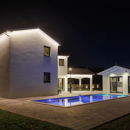 Villa Vilma-house With Heated Pool & Garden Trilj