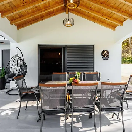 Villa Vilma-house With Heated Pool & Garden Trilj