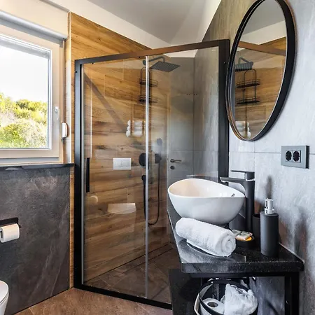 Vilma-house With Heated Pool & Garden Villa *